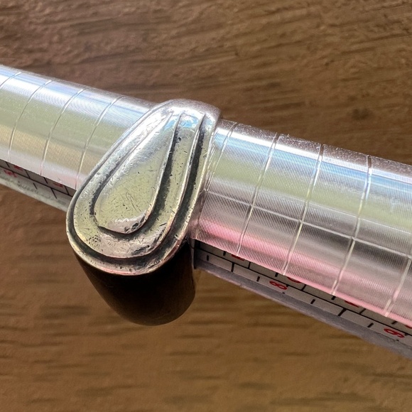 Vintage 1980s Sterling Silver & Onyx Ring Bold Design - Statement Ring Size 7 - Picture 4 of 13